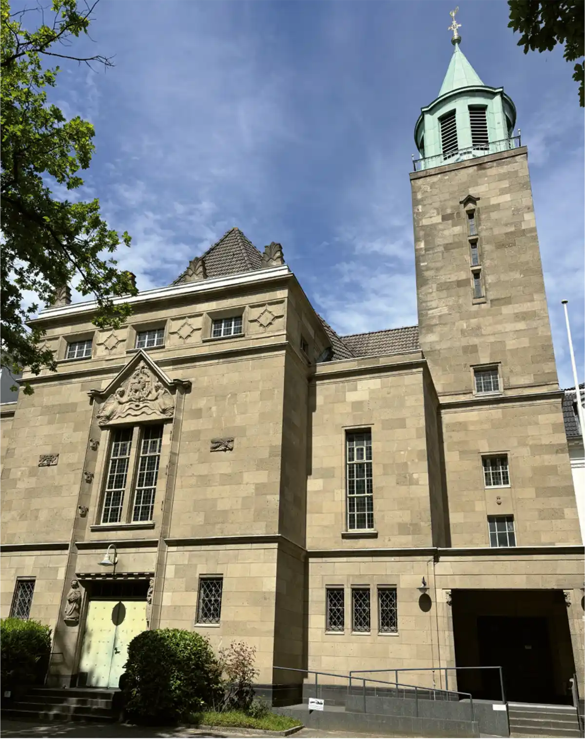 Katholische Kirche St. Elisabeth (Hamburg Harvestehude), errichtet 1926